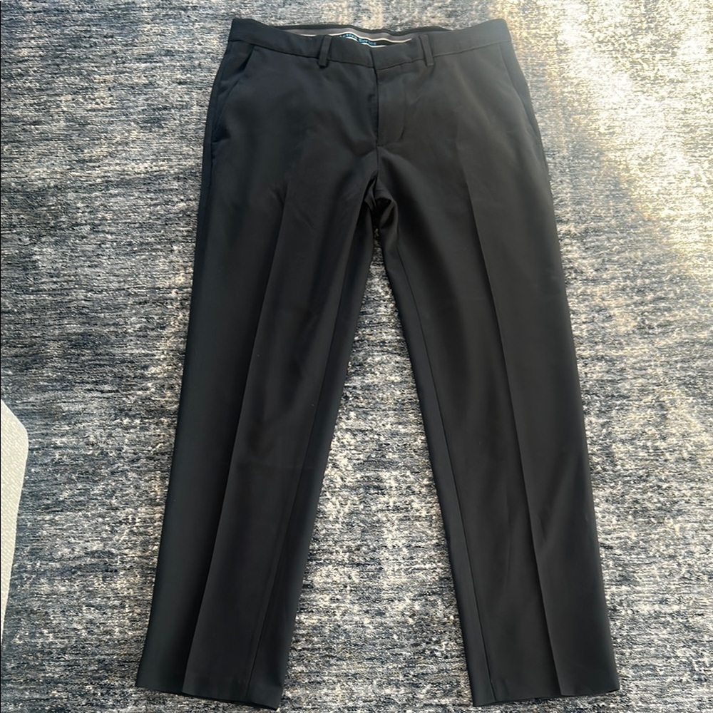 Haggar Men’s black slim fit trousers 34x30